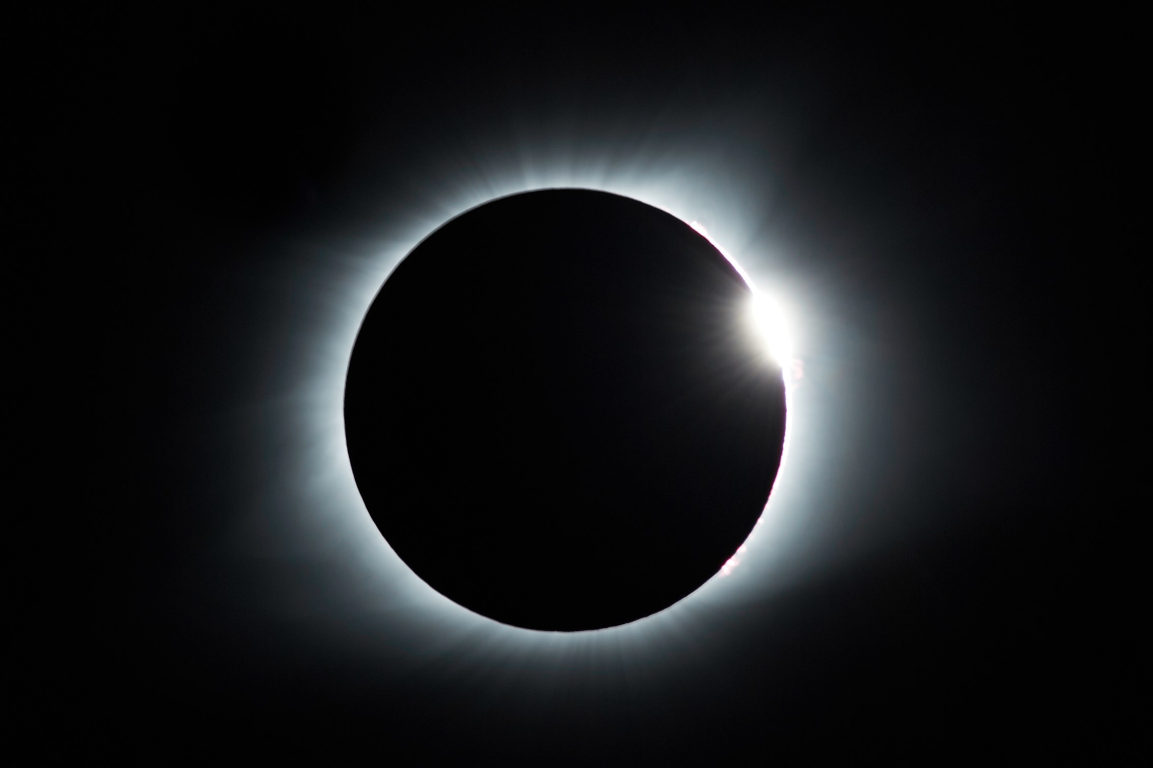 El próximo 8 de abrilDespegar te invita a disfrutar del turismo astronómico con el eclipse total de sol