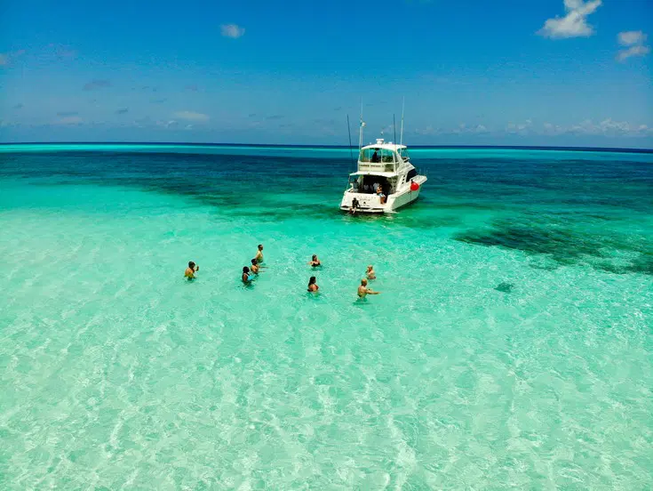 De acuerdo a ExpediaCozumel y Santa Bárbara y entre los destinos en ascenso