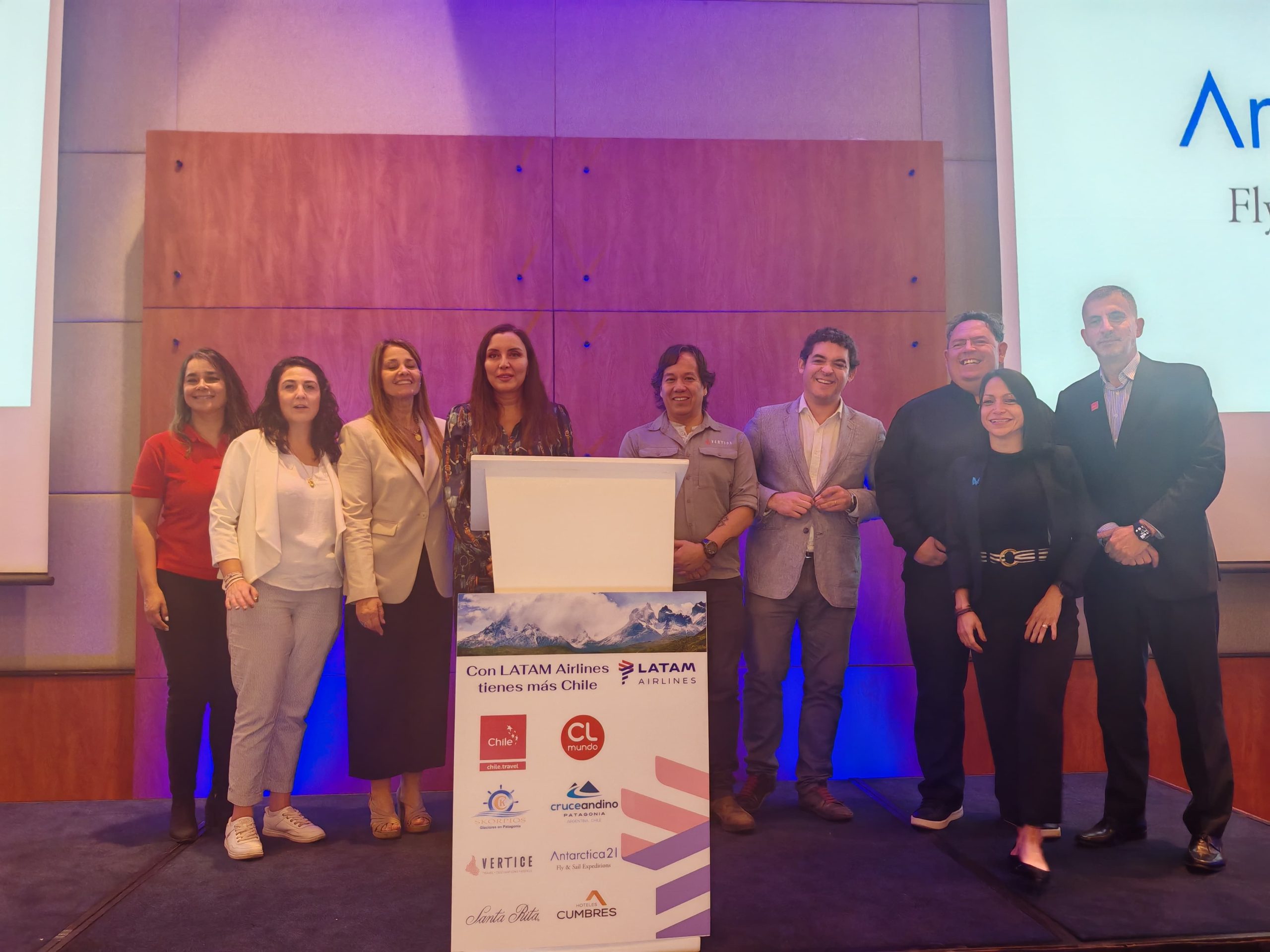 LATAM organiza encuentro para dar a conocer sus innovaciones en flota y nuevos servicios para los viajeros mexicanos LATAM organiza encuentro para dar a conocer sus innovaciones en flota y nuevos servicios para los viajeros mexicanos