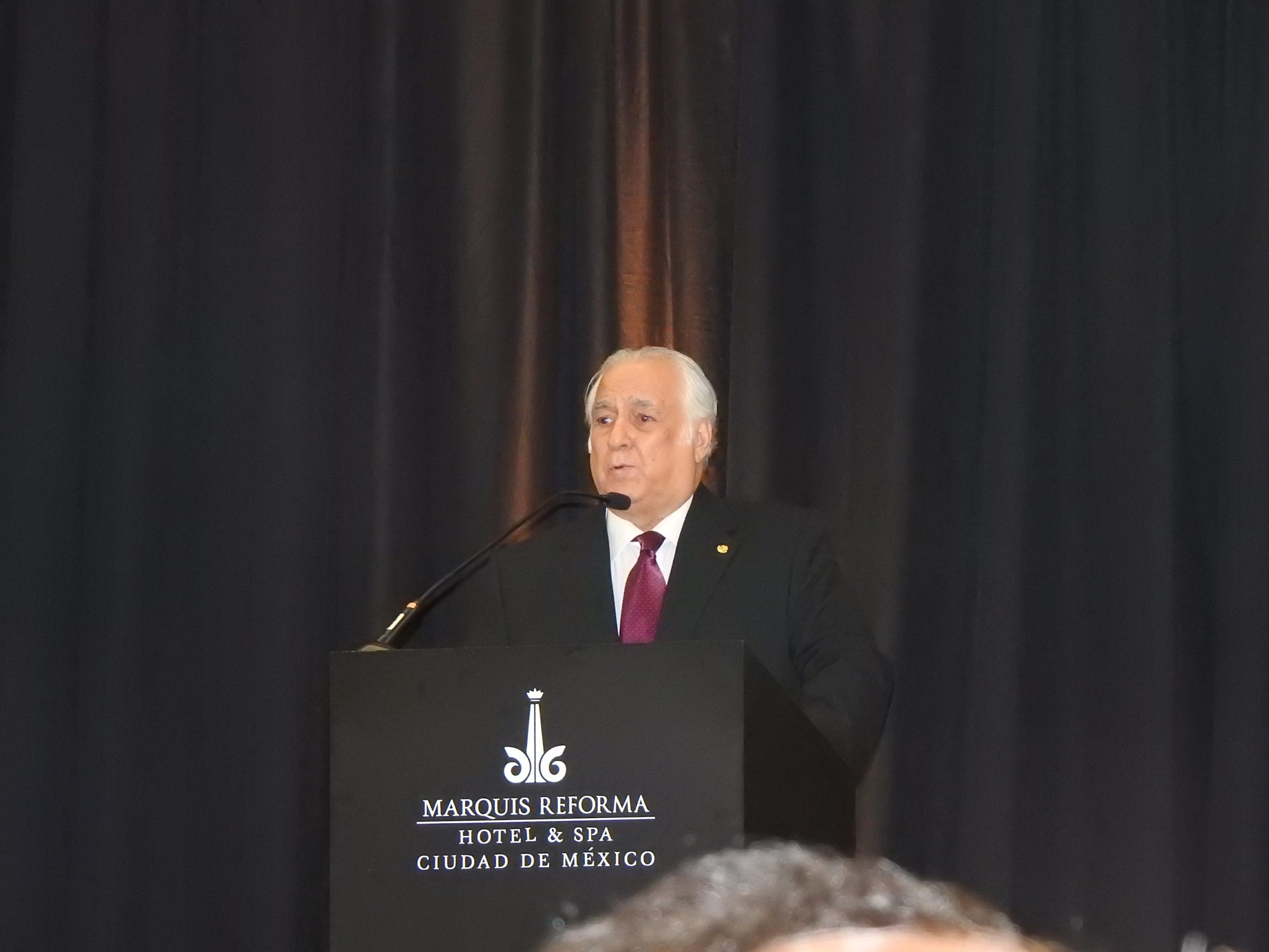 Miguel Torruco Marqués presenta su libro “Historia Institucional del Turismo en México 1926-2024” Miguel Torruco Marqués presenta su libro “Historia Institucional del Turismo en México 1926-2024”