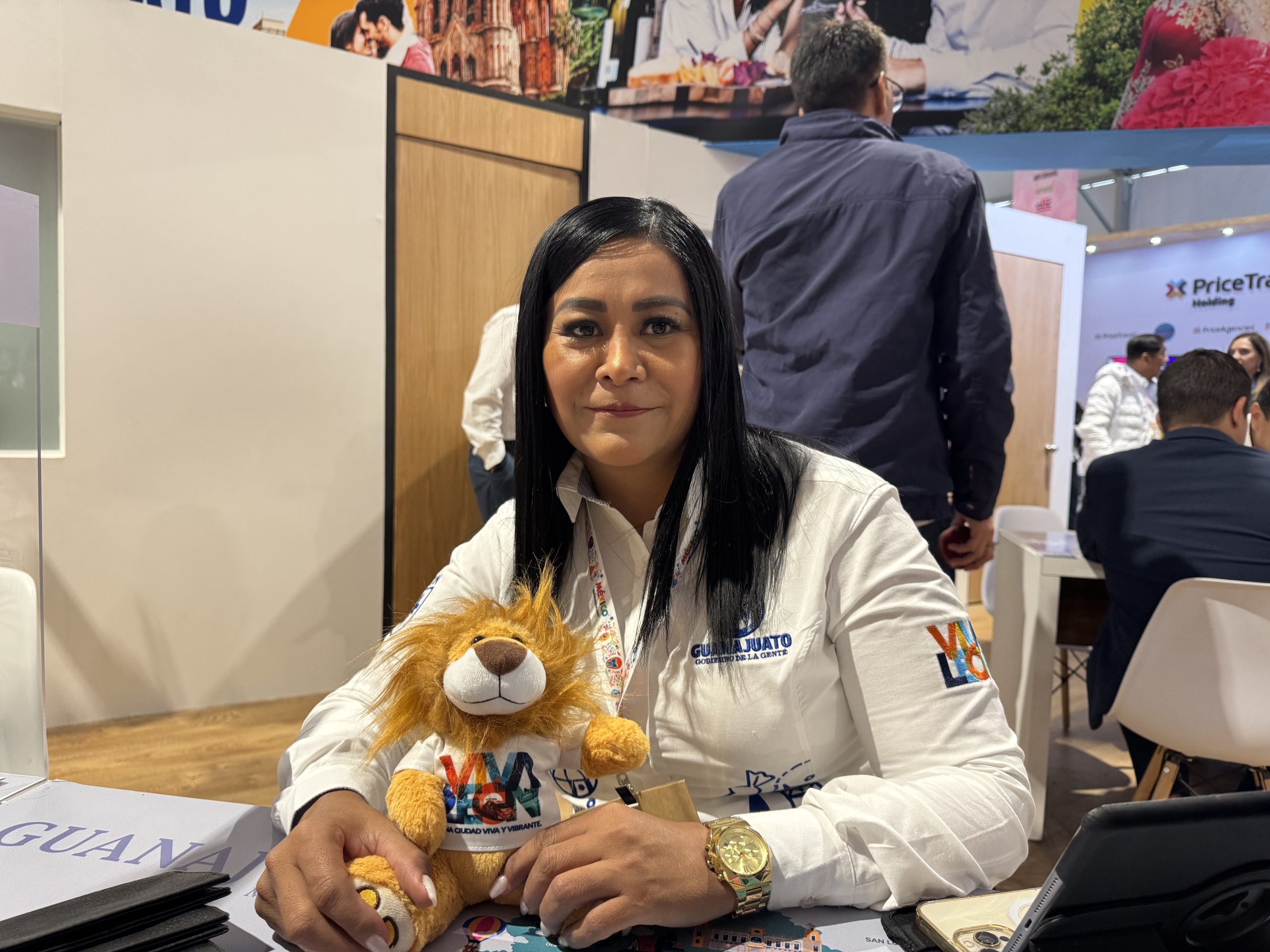 Con más de 119 eventos en 2025León, Guanajuato deslumbra en el Tianguis con su vibrante agenda y espíritu anfitrión Con más de 119 eventos en 2025León, Guanajuato deslumbra en el Tianguis con su vibrante agenda y espíritu anfitrión
