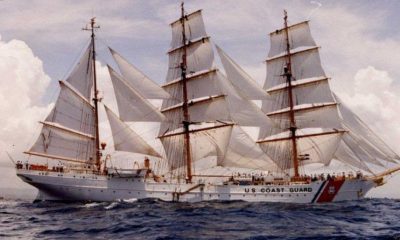 Buque de la Segunda Guerra Mundial visita Puerto Vallarta
