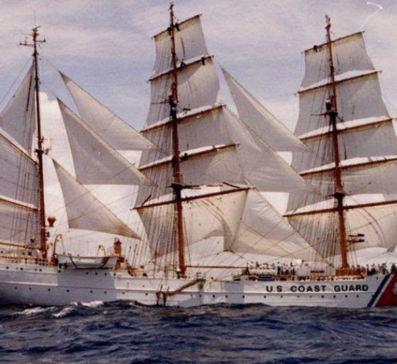Buque de la Segunda Guerra Mundial visita Puerto Vallarta