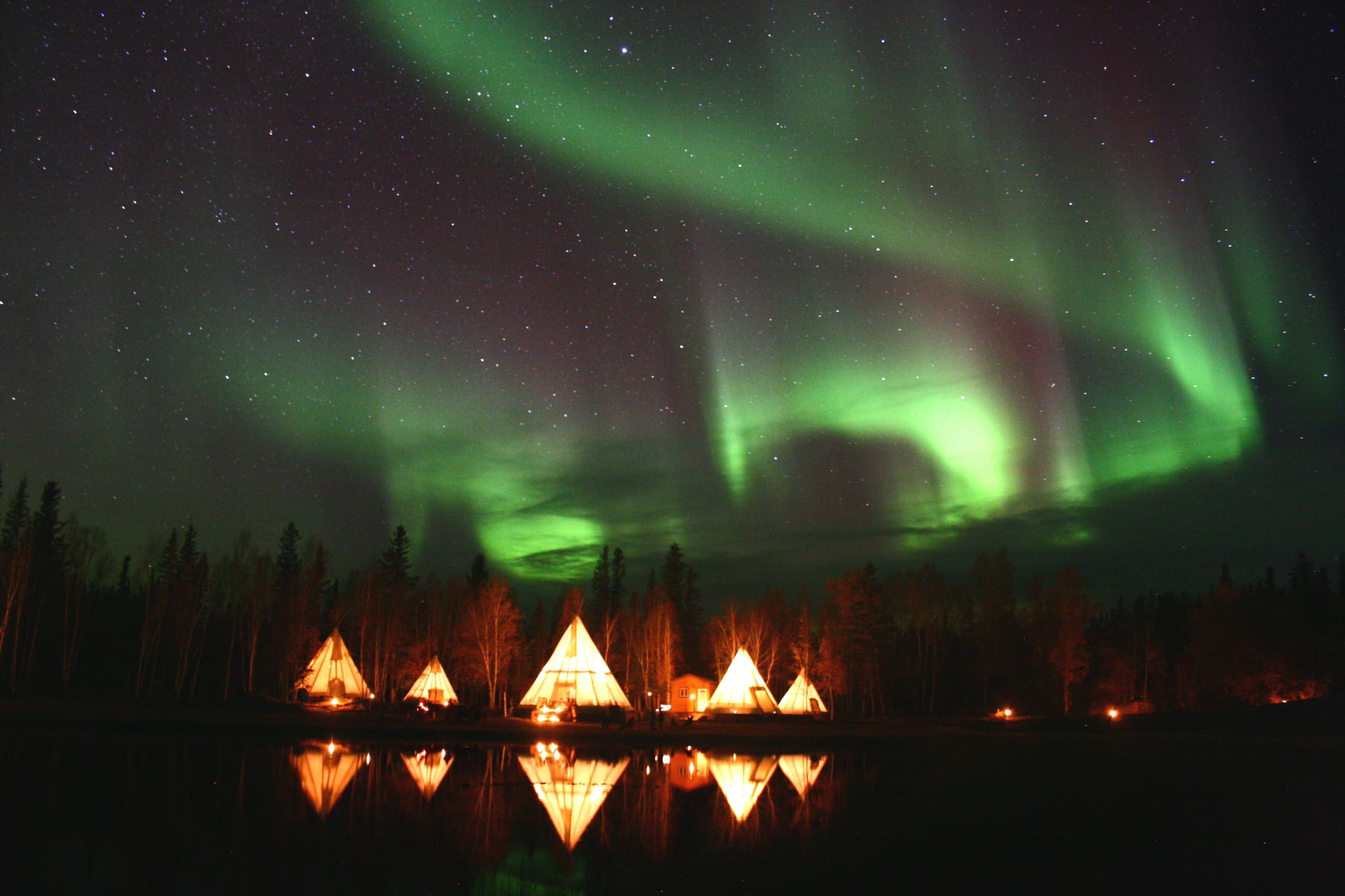 Yellowknife, la Capital Mundial de las Auroras Boreales: Un otoño inolvidable en los Territorios del Noroeste de Canadá Yellowknife, la Capital Mundial de las Auroras Boreales: Un otoño inolvidable en los Territorios del Noroeste de Canadá