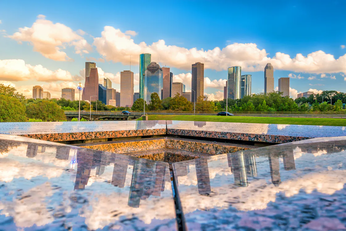 Ven por el Mundial, quédate por Houston: la ciudad donde la cultura, la ciencia y la pasión futbolera conviven todos los días Ven por el Mundial, quédate por Houston: la ciudad donde la cultura, la ciencia y la pasión futbolera conviven todos los días