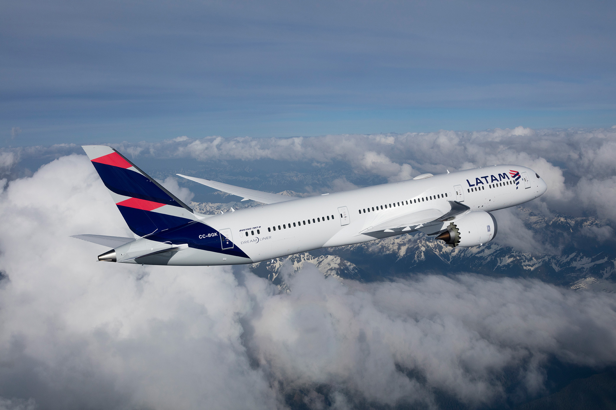Grupo LATAM implementará Wi-Fi a bordo en los aviones de larga distancia con una inversión de US millones