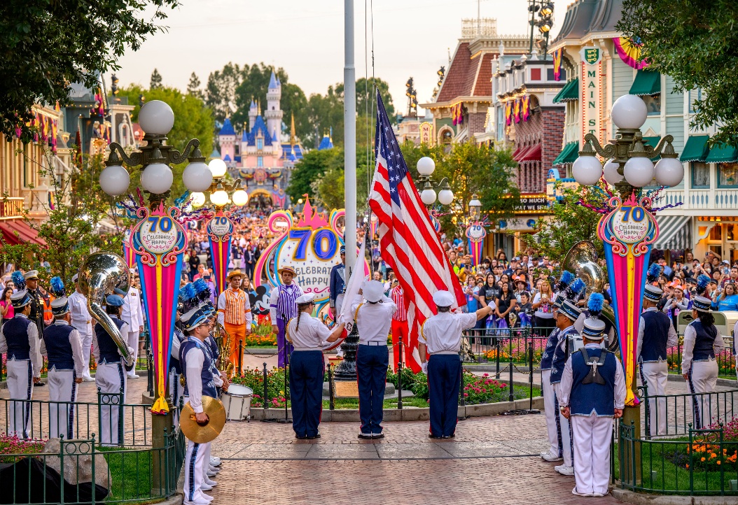 Disneyland California celebra 70 años de magia y felicidad Disneyland California celebra 70 años de magia y felicidad