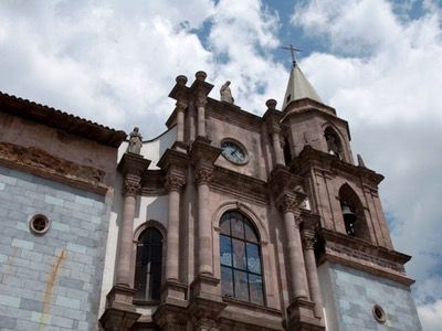 Templos y Santuarios que revelan la belleza arqueológica de Michoacán