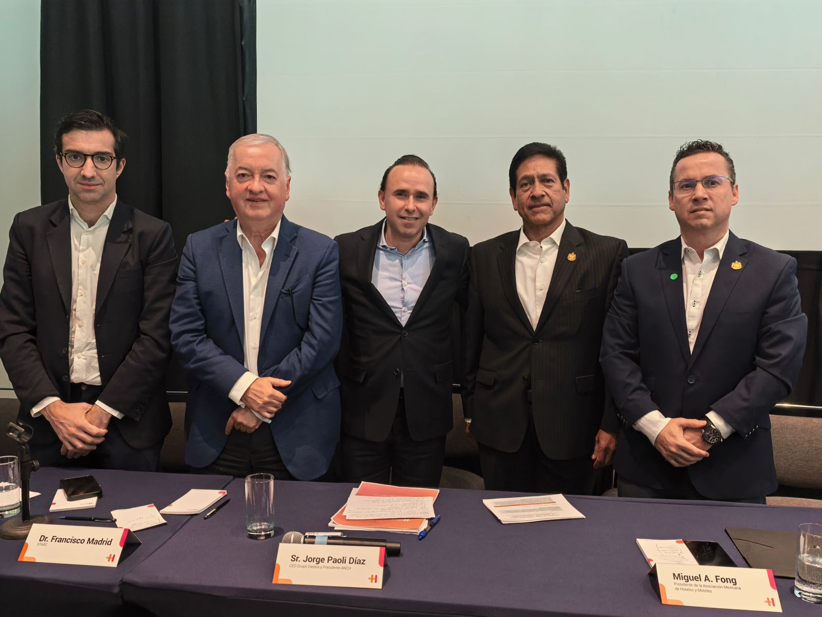 Hoteleros exigen piso parejo frente al auge de las rentas vacacionales